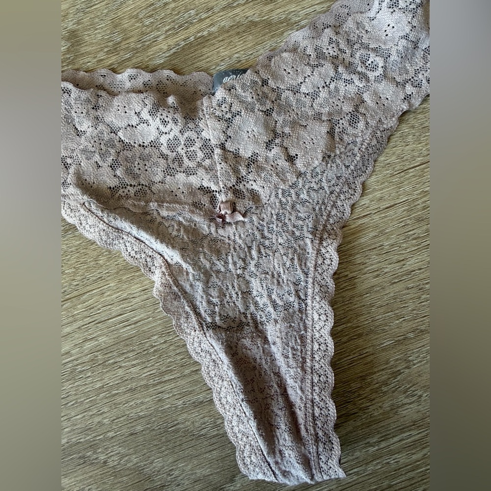 Aerie Nude Lace Thong Women’s Floral Stretch Panty Minimal Coverage - Picture 7 of 8